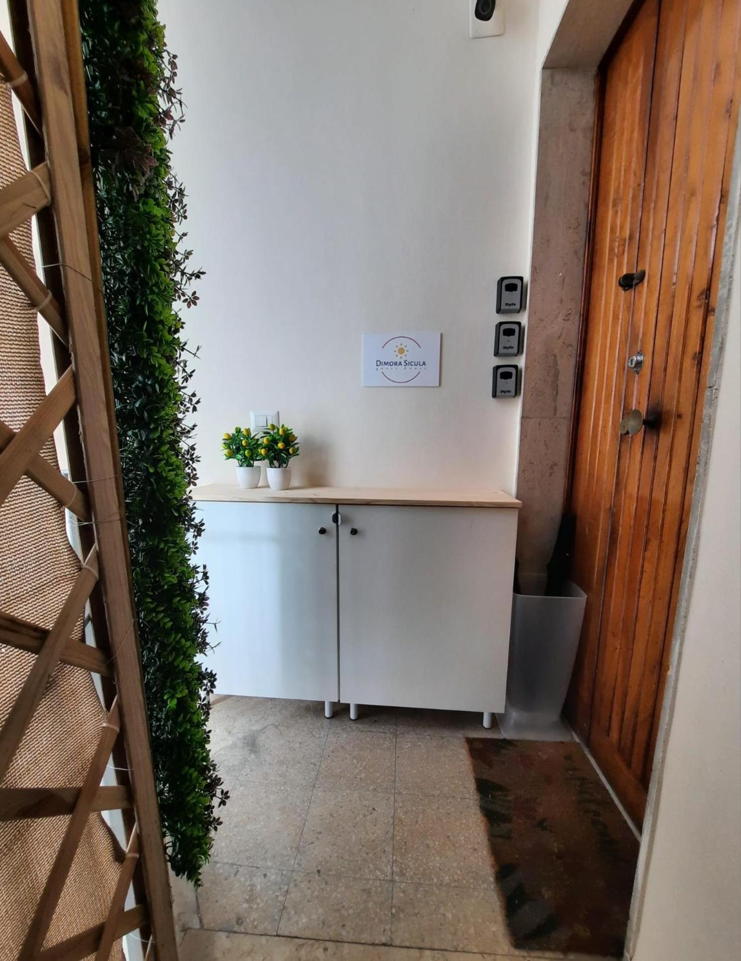 Dimora Sicula Guest House Catania Exterior photo